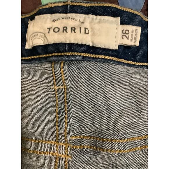 Torrid Skinny Jeans 26 we swear by the fit Distressed Jeans - Picture 3 of 5